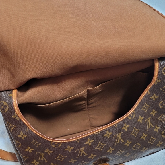 LV Saumur 35 - Picture 4 of 8